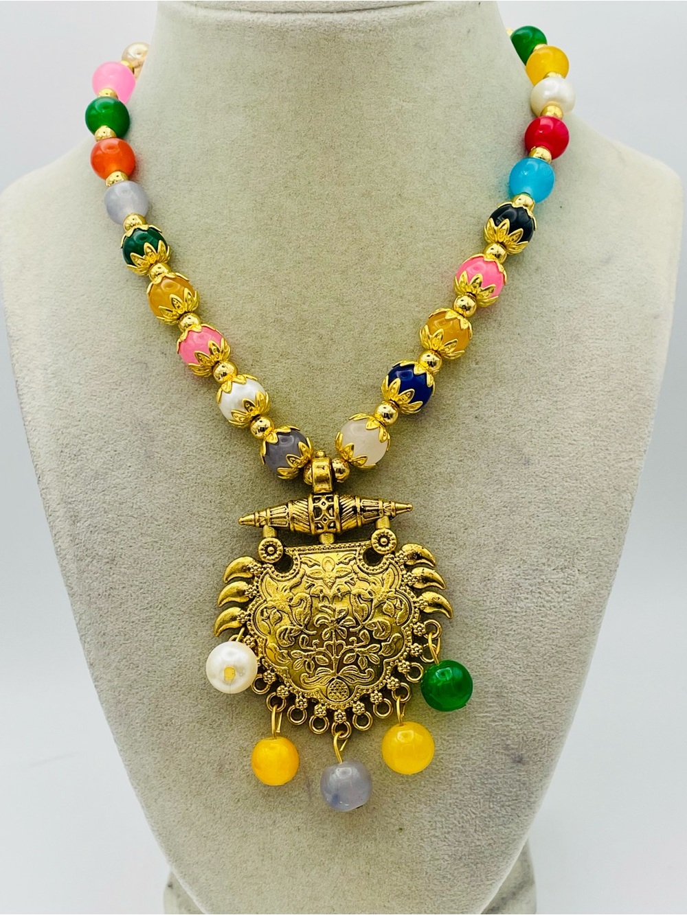 Multicolor Bead Gold Tone Ornate Ethnic Pendant w/Dangling Beads Necklace. 30 in